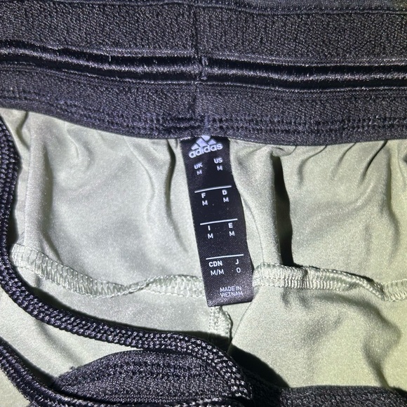 Adidas zipper pocket shorts - Picture 4 of 5